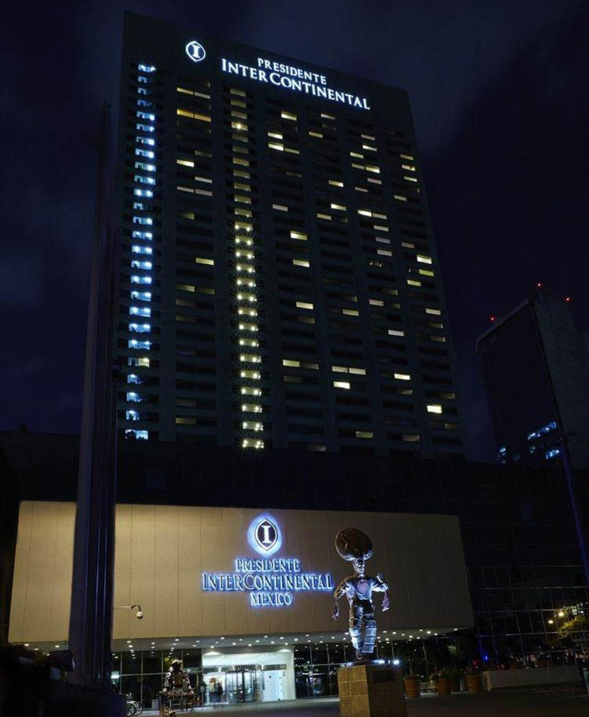 Presidente Intercontinental Mexico City at night